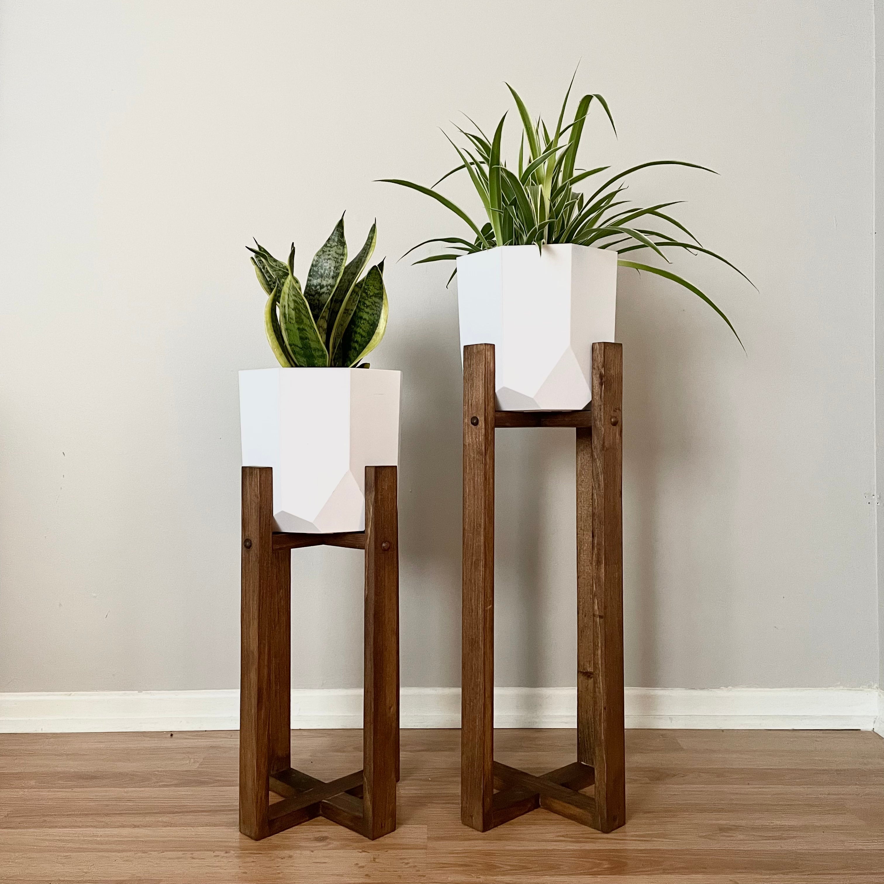 MIX & MATCH: Rustic Stain Plant Stands Project Pine Designs MED + Large Plant Stands + 2 Plant Pots 